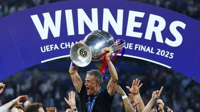 Luis Enrique Ditolak Tim-tim Inggris, Bersinar di Paris