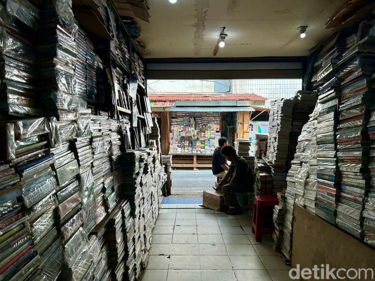 Melihat Kondisi Terkini Surga Buku di Kwitang