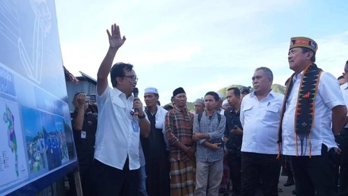 Menteri KP, Sakti Wahyu Trenggono, meninjau lokasi pembangunan Integrated Shrimp Farming (ISF) Waingapu di Sumba Timur. (Istimewa)