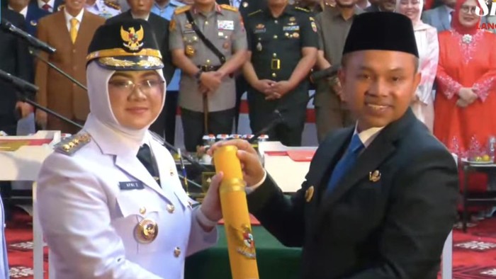 Pelantikan Afni-Syamsurizal menjadi Bupati dan Wakil Bupati Siak