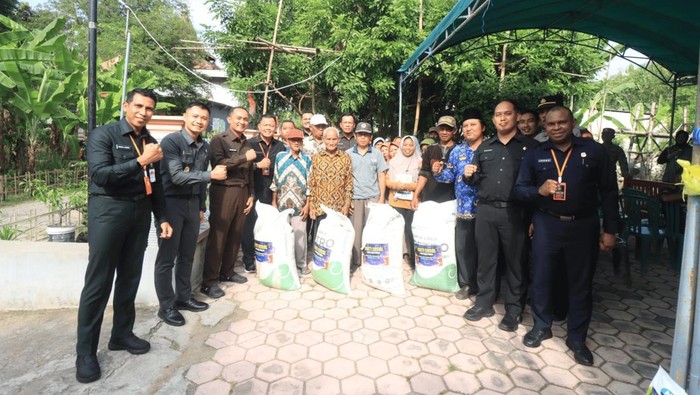 Peserta didik Sekolah Staf dan Pimpinan Menengah (Sespimmen) Polri hadir ke Bojonegoro untuk mendukung ketahanan pangan.