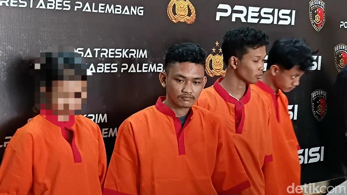 Polisi ringkus 4 komplotan pemeras berkedok Open BO via MiChat di Palembang,