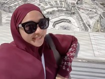 View Poppy Bunga dari Lantai Tertinggi Zamzam Tower di Makkah