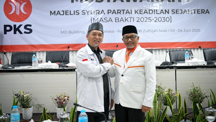 Presiden baru PKS Almuzzammil Yusuf