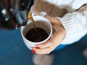 Jangan Sering Minum Kopi Saat Perut Kosong, Ini Risikonya