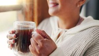 Studi Baru Ungkap Minum Kopi Bisa Bantu Wanita Menua dengan Sehat Studi Baru Ungkap Minum Kopi Bisa Bantu Wanita Menua dengan Sehat