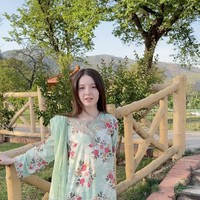 Tagar #JusticeForSanaYousaf dan #StopHonourKillings menjadi trending di media sosial. Netizen menyuarakan duka, kemarahan, dan ketakutan akan nasib perempuan yang berani menunjukkan diri di ruang digital. “Ia meninggal di hari ulang tahunnya,” tulis salah satu pengguna. Yang lain menambahkan, “Keadilan harus ditegakkan secepat dan setegas mungkin.” Foto: dok. Instagram @sanayousaf22