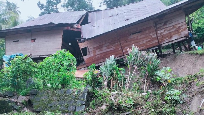 Sebanyak 5 rumah rusak akibat tanah bergerak di Tana Toraja.