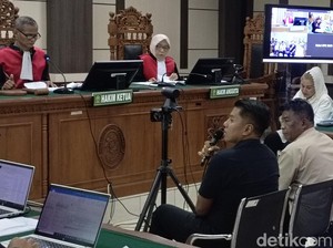 Kesaksian Ade Bhakti Sebut Camat Diminta Setor Rp 20 M di Kasus Mbak Ita