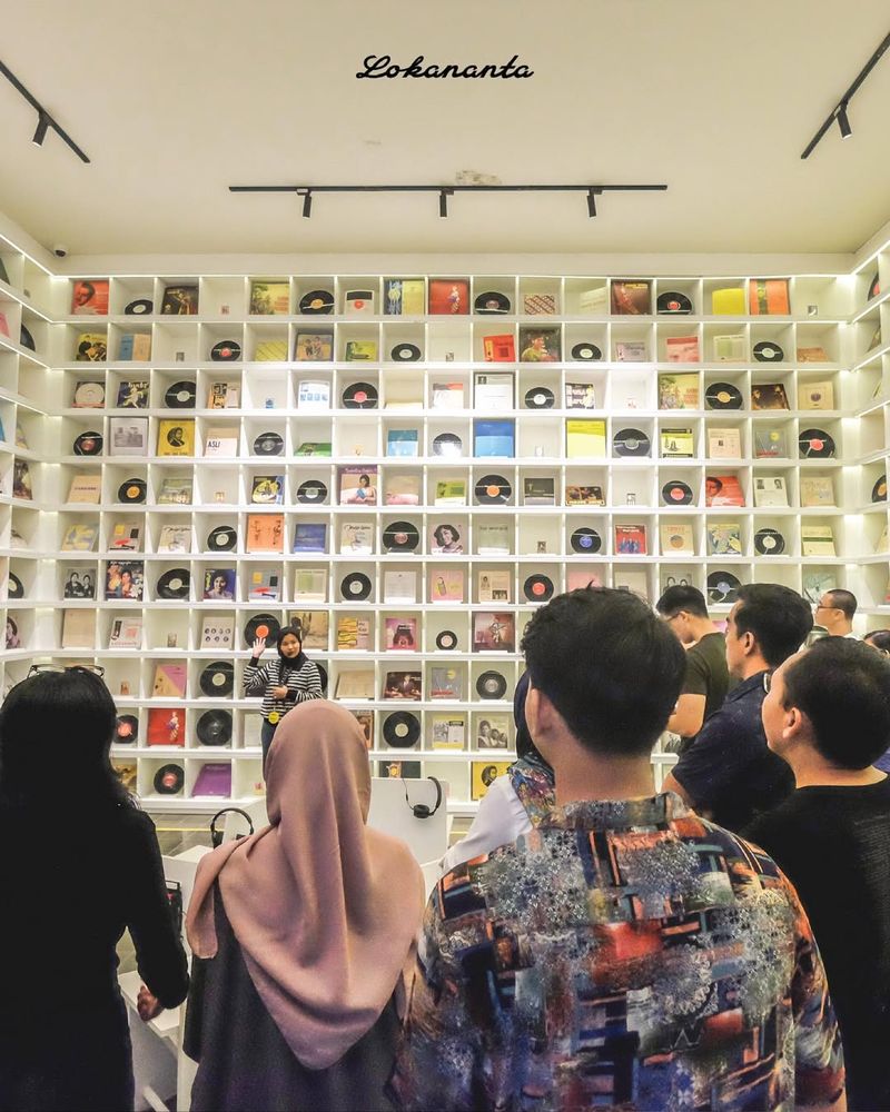 Lokananta, studio rekaman legendaris milik bangsa kini menjelma menjadi pusat kreativitas baru yang berperan aktif dalam menggerakan roda ekonomi kreatif nasional.