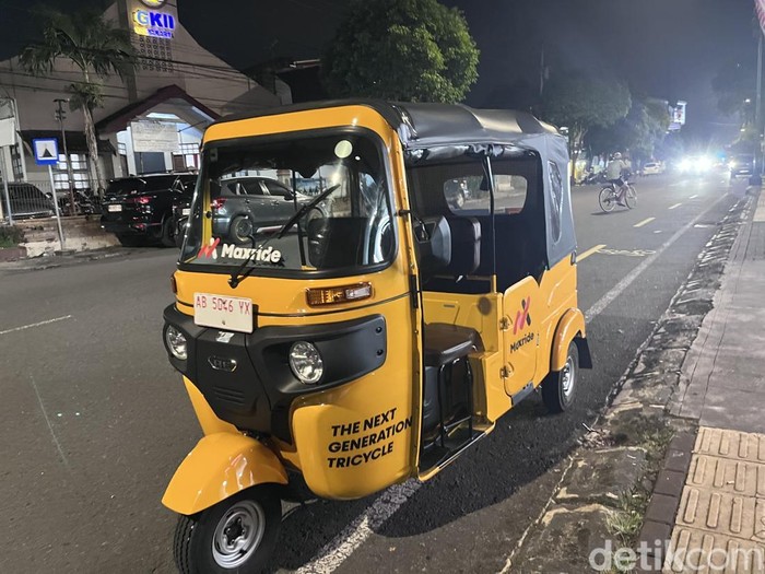 Tampilan Bajaj Maxride di jalanan Kota Jogja, Rabu (4/6/2025).