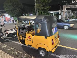 Video: Menjajal Naik Bajaj Online di Medan