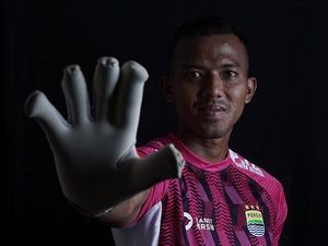 Teja Tak Masalah Bersaing Posisi Kiper Utama Persib