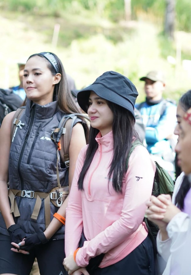 Wajah Tissa juga tetap terlihat mulus dan glowing meski tanpa bantuan makeup. Pesona Tissa pun tampak begitu terpancar. Foto: Instagram/@tissabiani