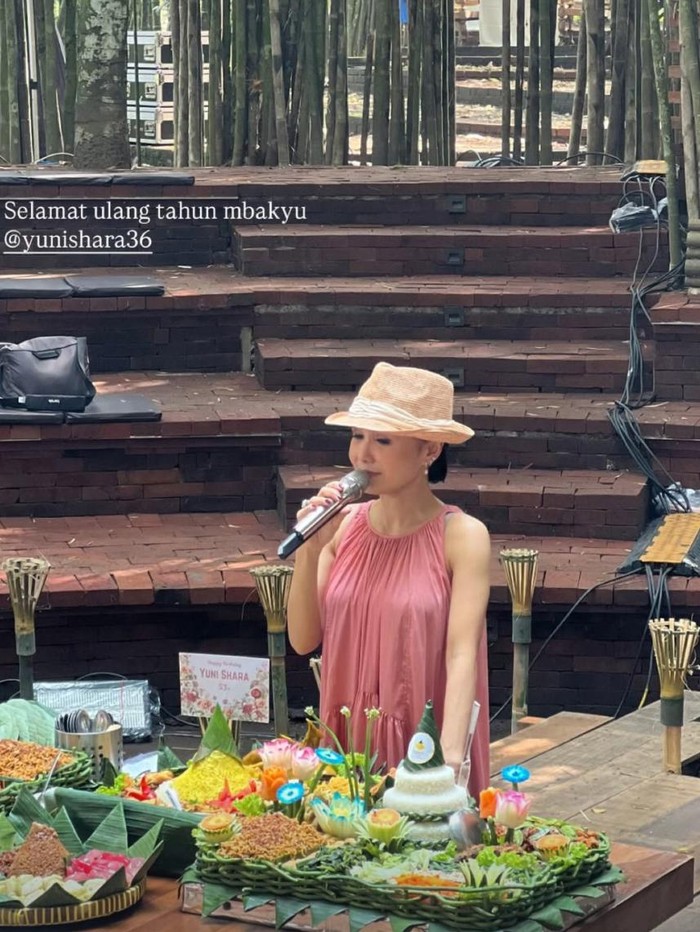 Yuni Shara Yuni Shara