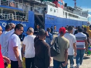 57 PMI Dideportasi Malaysia Tiba di Pelabuhan Parepare Usai Dipenjara 6 Bulan