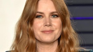 Dikenal juga sebagai Lois Era DCEU, Amy Adams muncul di Man of Steel (2013), Batman v Superman (2016), dan Justice League (2017 & 2021). Lois-nya Amy adalah wartawan investigasi yang beneran tangguh, bisa ngelacak identitas Superman sebelum siapa pun tahu. Cerdas, empati, dan punya peran penting bukan cuma sebagai love interest, tapi juga jembatan antara Superman dan sisi kemanusiaannya. Foto: Getty Images/John Shearer