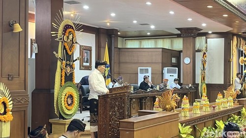 Anggota II BPK RI Daniel Lumban Tobing di DPRD Bali, Kamis (5/6/2025).