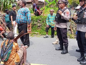 2 Kubu Pendukung Paslon Pilkada Puncak Jaya Kembali Bentrok, 1 ASN Tewas