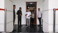 Menteri Energi dan Sumber Daya Mineral (ESDM) Bahlil Lahadalia bakal mengecek langsung aktivitas tambang nikel milik PT Gag Nikel, anak perusahaan PT Aneka Tambang Tbk (ANTAM) di Kabupaten Raja Ampat, Papua Barat Daya. Tambang nikel ini diduga menyebabkan kerusakan ekosistem di Raja Ampat. Foto: ANTARA FOTO/Dhemas Reviyanto