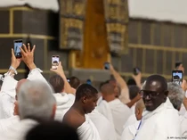 Haji Canggih, Lebih Aman Tapi Kurang Privat dan Khusyuk?