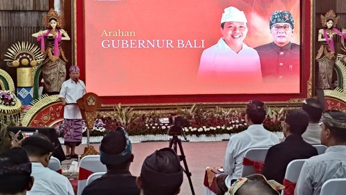 Gubernur Bali, Wayan Koster, saat rapat pleno PKB 2025 di kantornya, Kamis (5/6/2025). (Ni Made Lastri Karsiani Putri/detikBali)
