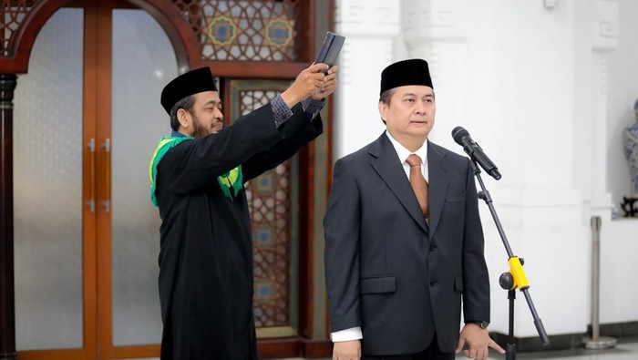 Iskandar Zulkarnain resmi jadi Sekda Kota Bandung.