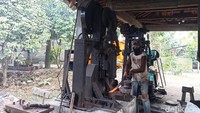 Mulai dari pisau dapur, pisau besar untuk keperluan pertanian, pisau kecil senjata personel TNI/Polri hingga katana.