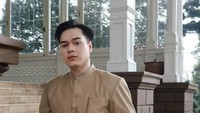 Pada kolom komentar banyak yang bertanya apa pekerjaan Jeje sebenarnya? Mengingat anak dari Donna Harun ini bukanlah selebriti yang kerap wara-wiri di layar kaca. Foto: Instagram/jejesoekarno