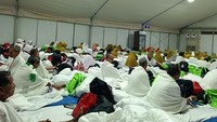Wukuf dilaksanakan setelah khutbah wukuf dan salat zuhur pada 9 Zulhijah yang tahun ini bertepatan dengan Kamis (5/6/2025). Wukuf sendiri dilakukan dengan berdiam diri dan menghentikan seluruh kegiatan duniawi. (Foto: Istimewa)