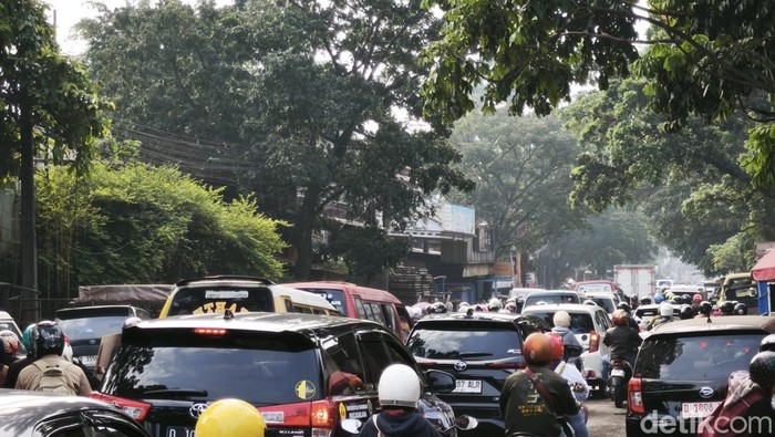 Kemacetan di Jalan Rajawali Bandung
