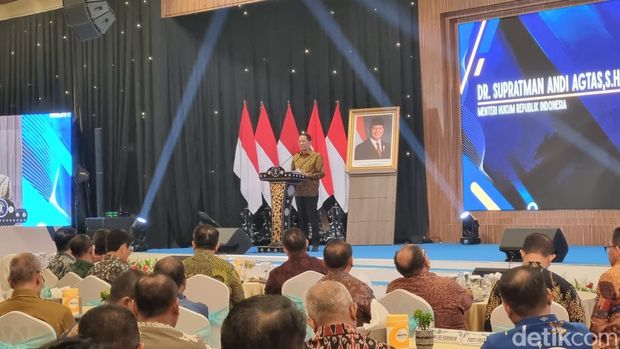 Kementerian Hukum meluncurkan Pos Bantuan Hukum Desa/Kelurahan, Portal Informasi Bantuan Hukum, pelatihan paralegal dan juru damai bagi kepala desa/lurah. (Taufiq/detikcom)
