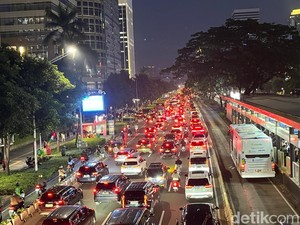 Jalan Sudirman Macet Jelang Laga Timnas Vs China di GBK Malam Ini