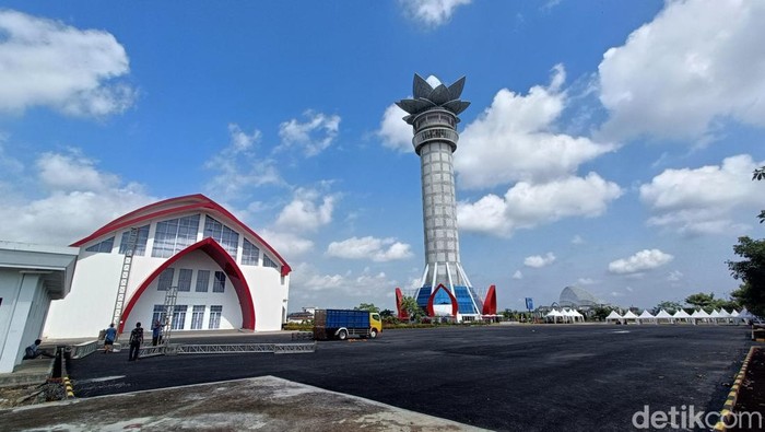 Lokasi yang akan digunakan untuk kegiatan nobar di kompleks Menara Teratai Purwokerto, Kabupaten Banyumas, Kamis (5/6/2025).
