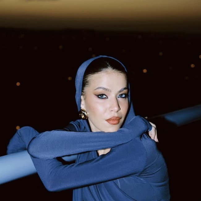 6 Inspirasi Makeup untuk Idul Adha Dari Model Mesir Mai Yackout