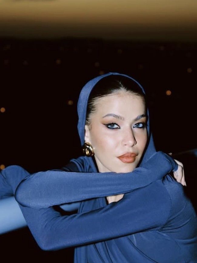 6 Inspirasi Makeup untuk Idul Adha Dari Model Mesir Mai Yackout