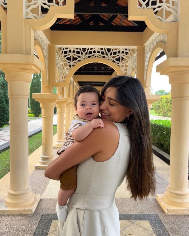 Melissa Cardona adalah wanita keturunan Amerika Latin dengan darah Kolombia, Inggris, Spanyol, dan Belgia. Foto: Instagram @jordiamat