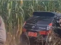 Mobil Pelat Merah Tabrak Motor Bawa Sekeluarga di Simalungun, 3 Tewas