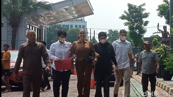 3 Bulan Ditahan, Nikita Mirzani Sehat dan Tersenyum Semringah
