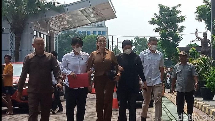 nikita mirzani dan mail syahputra di Kejari