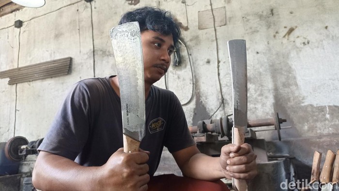 Pande pisau di Kota Blitar