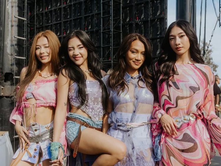 7 Gaya Personel no na, Girl Group Indonesia Tampil di Panggung Internasional