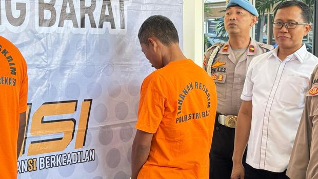 Polsek Cikarang Barat menangkap ketua ormas yang memalak modus 'jatah keamanan' di Cibitung.