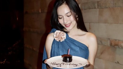Potret Cantik Shanna Shannon Saat Dapat Kue Ultah hingga Santai di Kafe