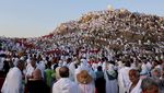 Potret Jemaah Haji Padati Jabal Rahmah