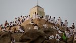 Potret Jemaah Haji Padati Jabal Rahmah