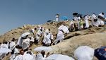 Potret Jemaah Haji Padati Jabal Rahmah