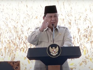 Prabowo Bahagia Panen Raya Jagung di Bengkayang Kalbar Bersama Polri