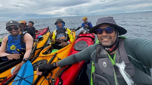 Tim jelajah laut nusantara MPA Aranyacala Trisakti mendayung kayak laut sejauh 486,7 kilometer dari Sumbawa hingga Labuan Bajo selama 28 hari.