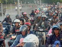 Tradisi Toron Idul Adha Jembatan Suramadu Ramai Pemudik